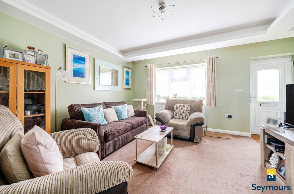 Property photo 2 of 19 Living Room