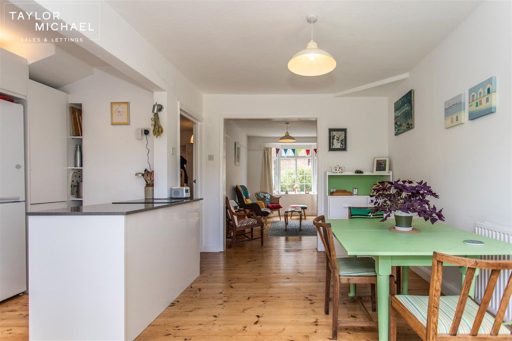 Property photo 3 of 29 Dining Room