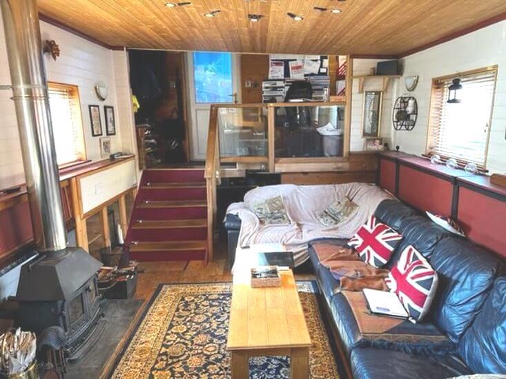 Property photo 3 of 12
