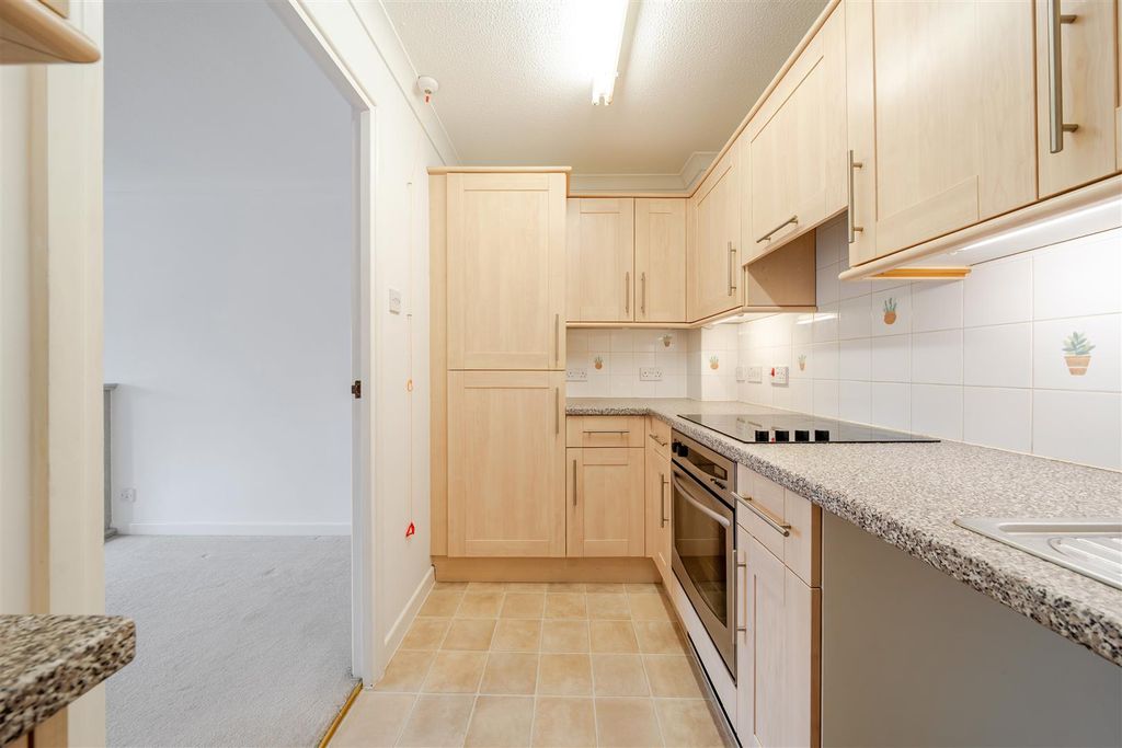 Property photo 3 of 16 Kitchen