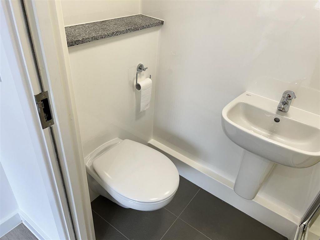 Property photo 3 of 11 Shower 2.Jpg