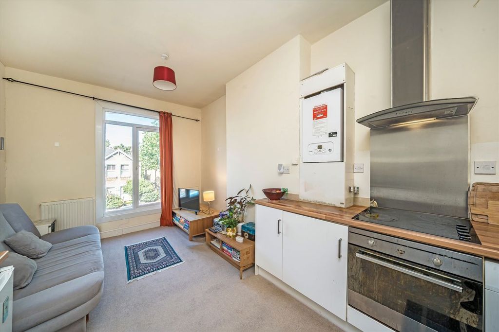 Property photo 2 of 6