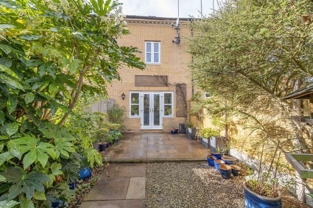 Property photo 2 of 12 Picture 2