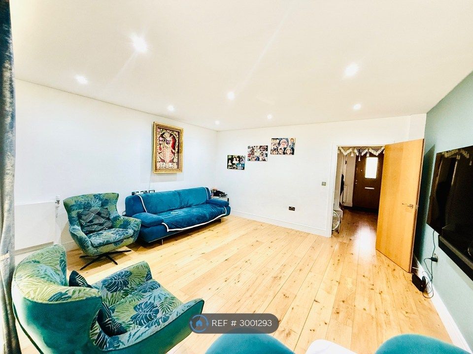 Property photo 3 of 25