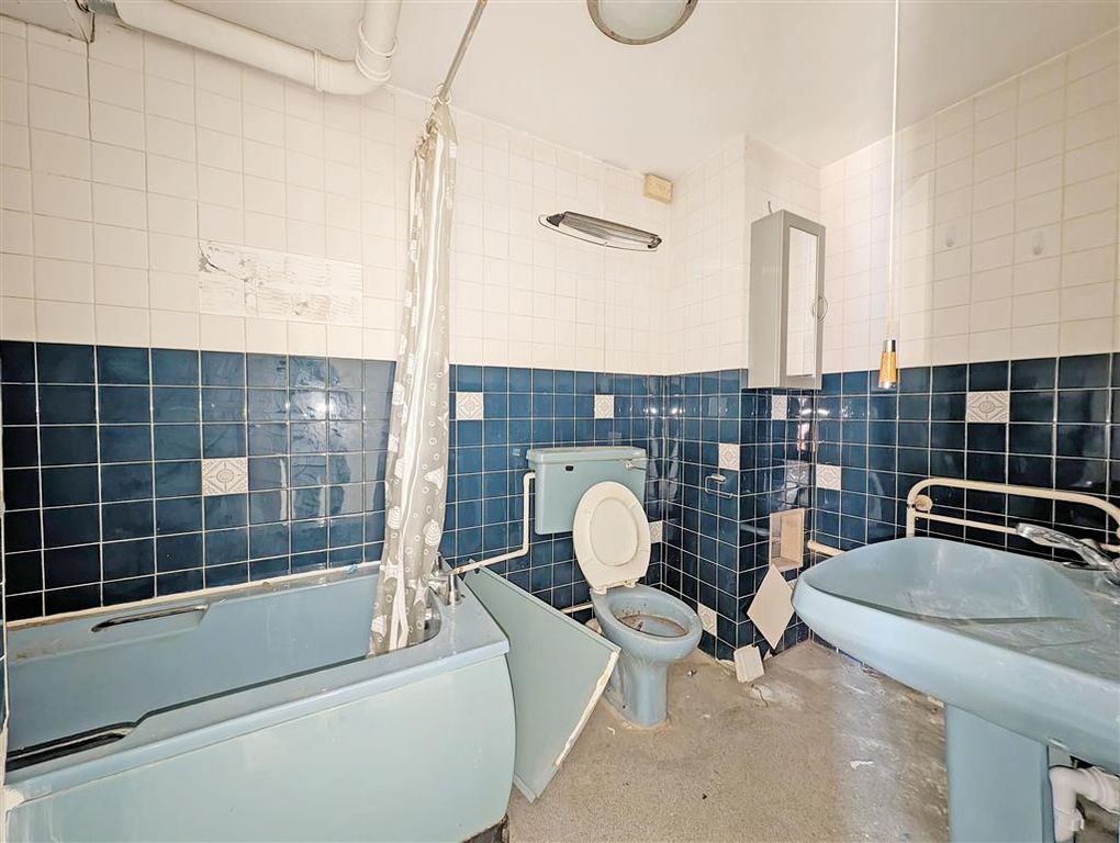 Property photo 3 of 5