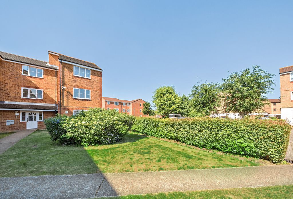 Property photo 1 of 8 2-682364F669B33-1...