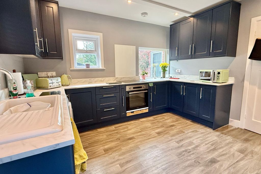 Property photo 3 of 13 Gallery