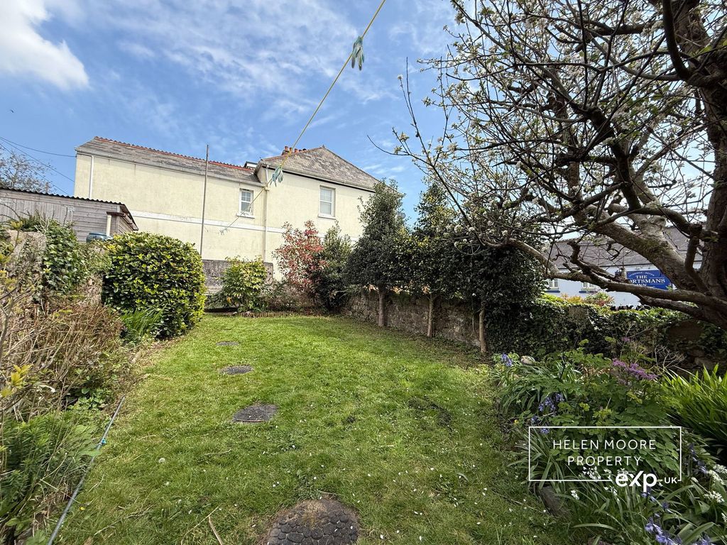 Property photo 2 of 11