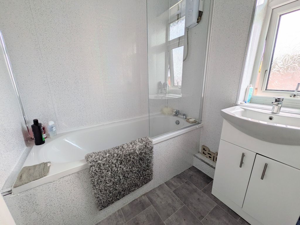 Property photo 3 of 3 1000000566