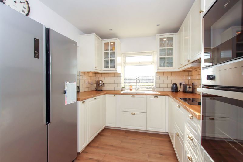Property photo 2 of 16 Photo 10