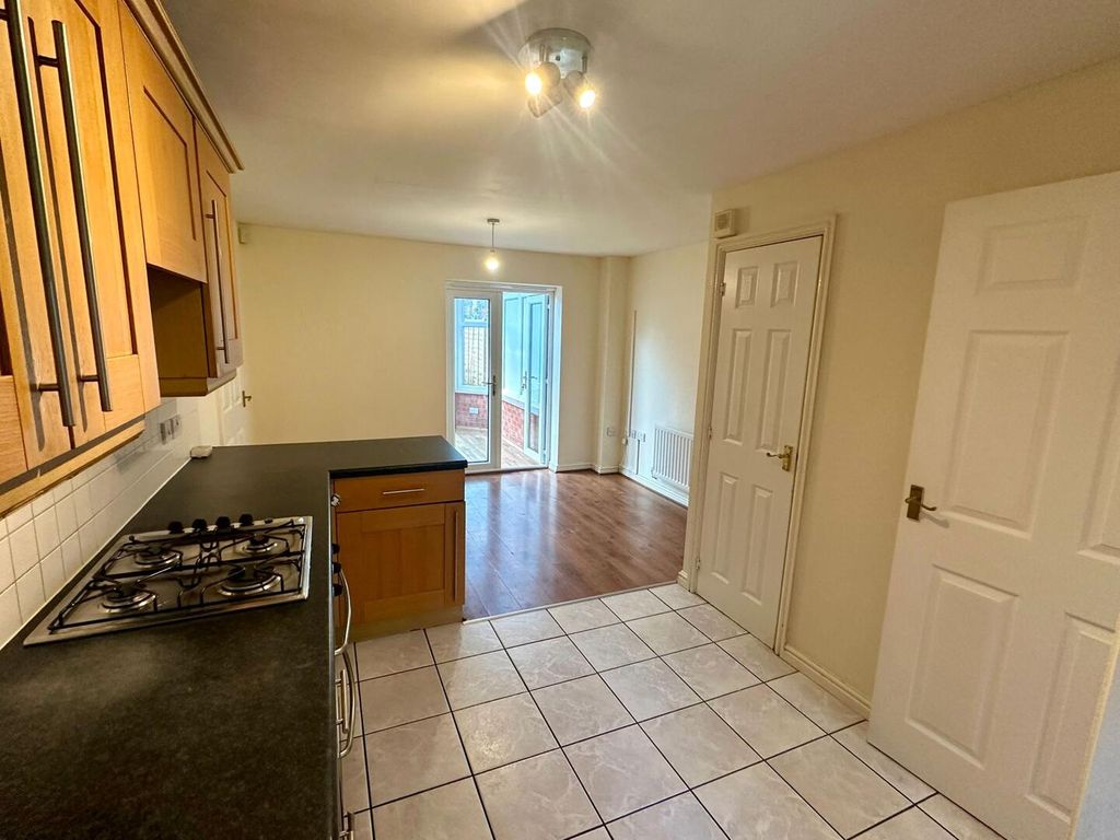 Property photo 2 of 17 Kitchen