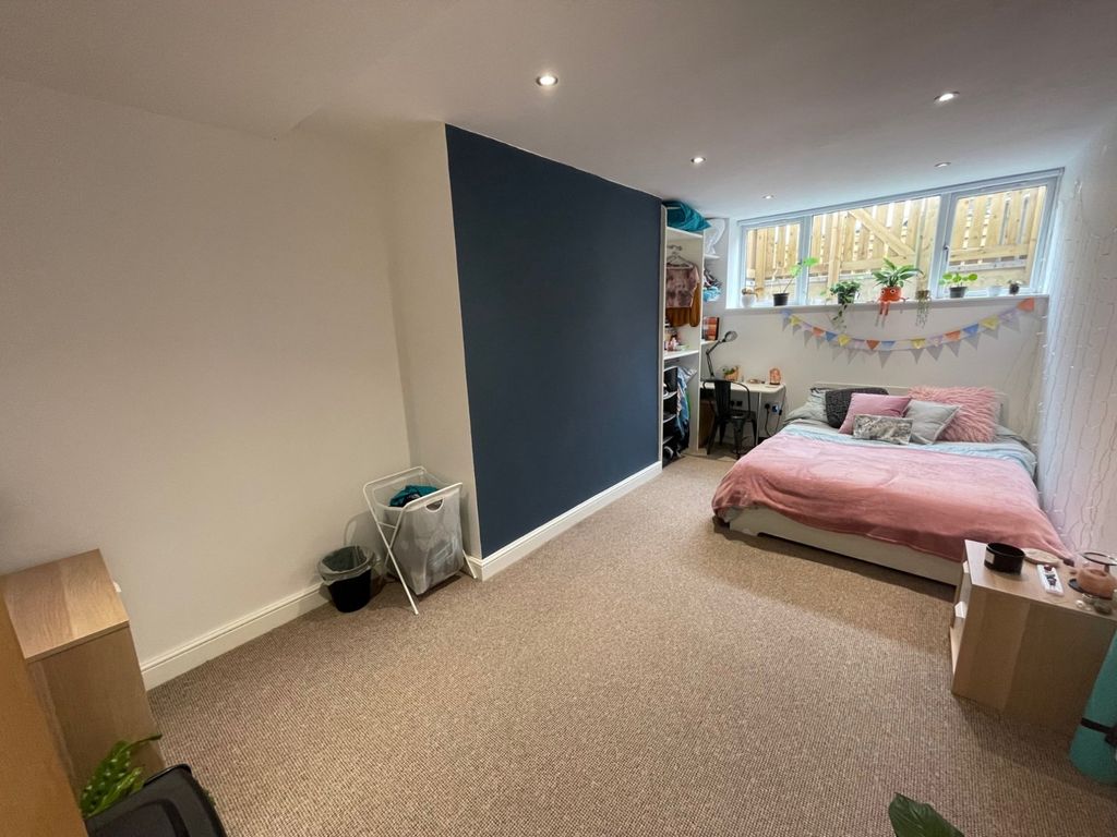 Property photo 2 of 5 Picture No. 04