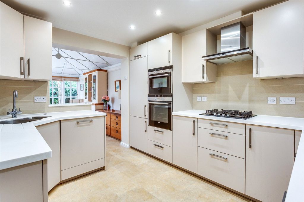 Property photo 2 of 21 Kitchen