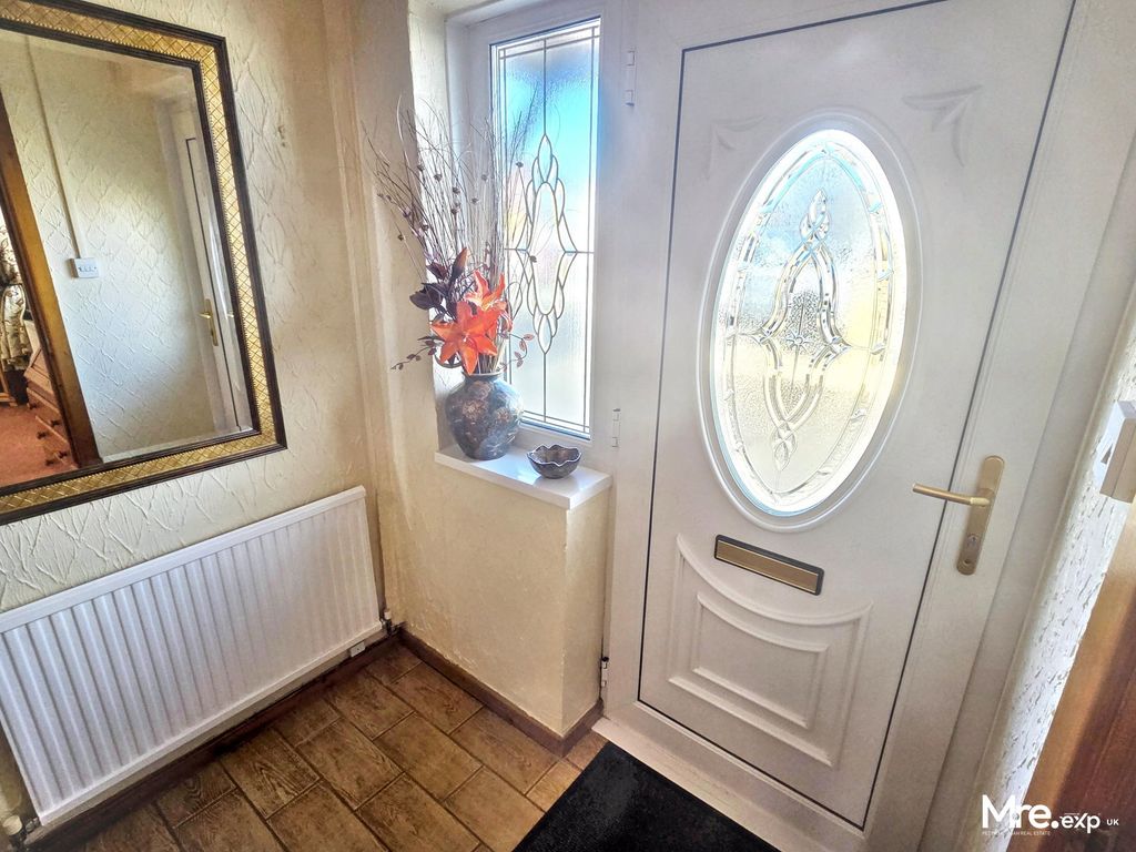 Property photo 3 of 27