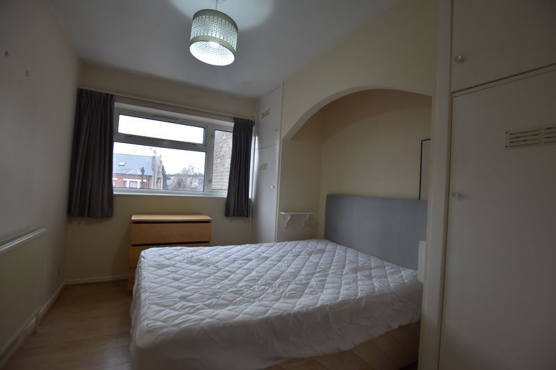 Property photo 1 of 6 Photo 5