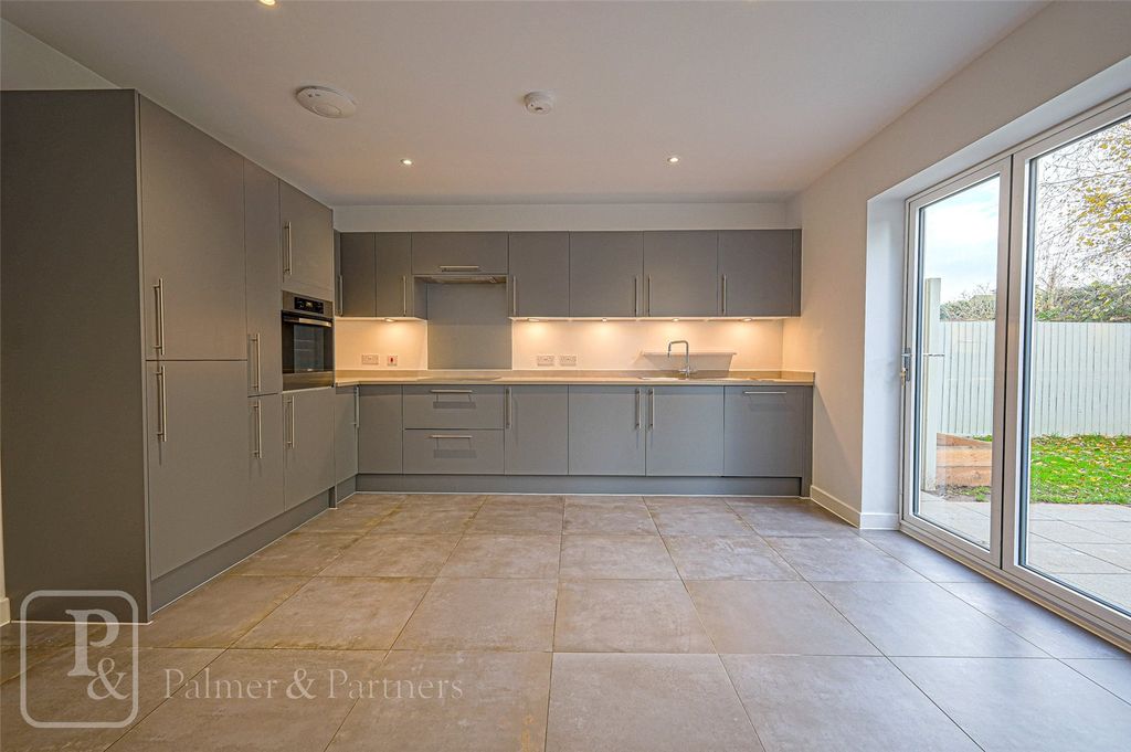 Property photo 3 of 16 Kitchen/Diner