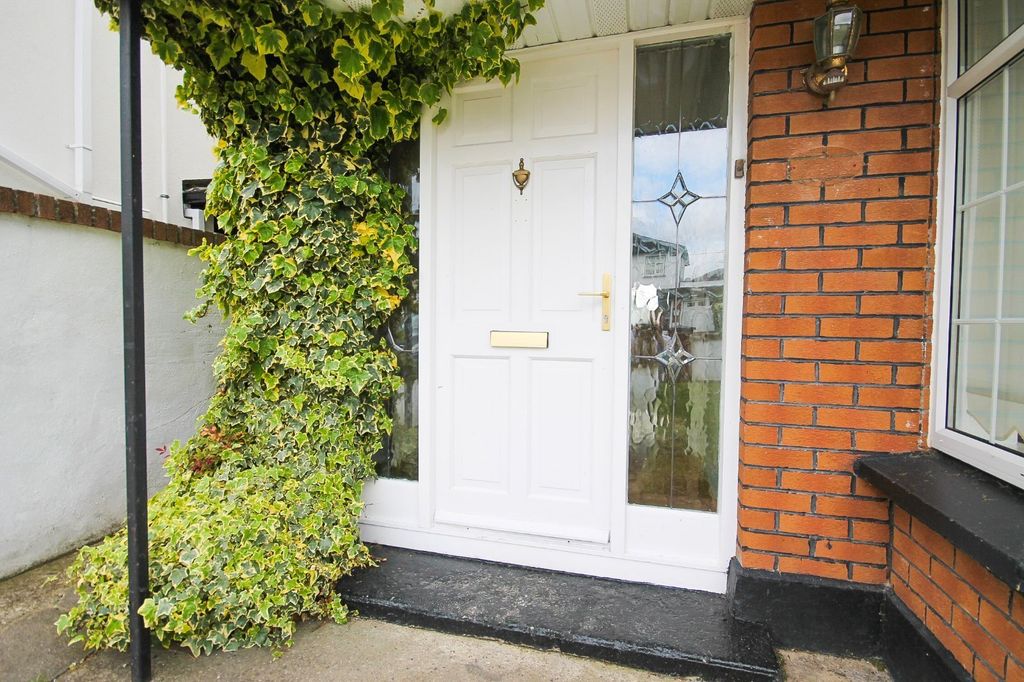 Property photo 3 of 31 Picture No. 02