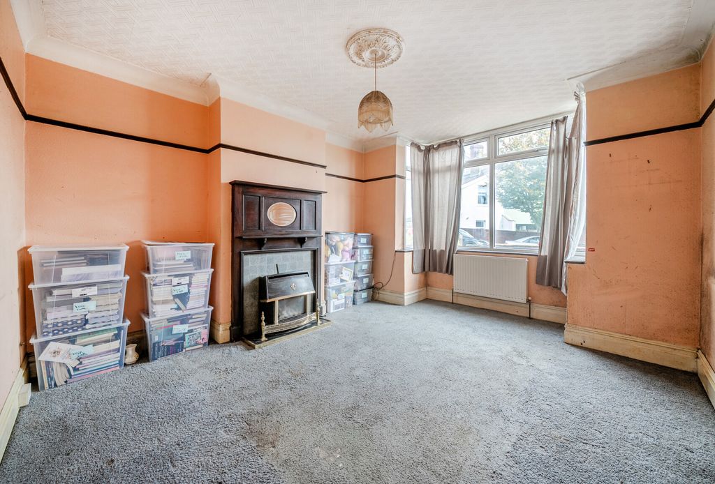Property photo 3 of 12 1520152-15-6Aa3F2...