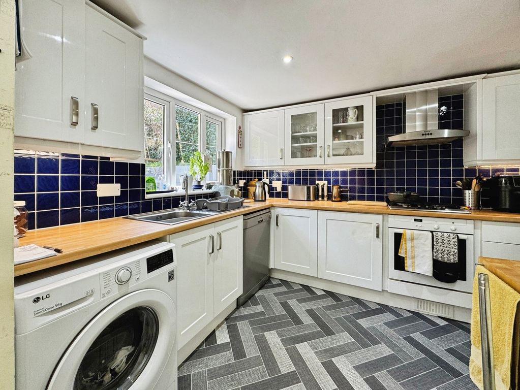 Property photo 3 of 44 Pbox-Img.Jpg