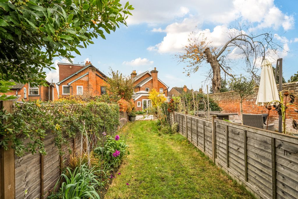 Property photo 2 of 13 1376303-4-690B305...