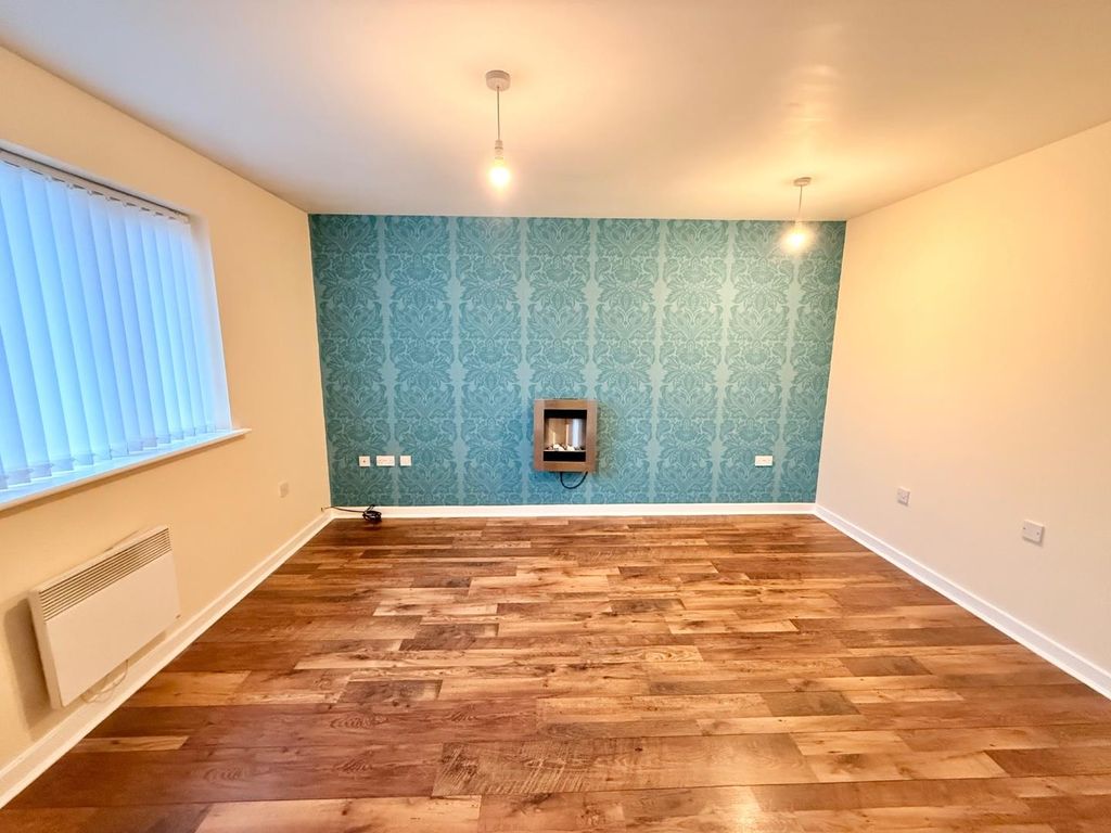 Property photo 2 of 8 Lounge