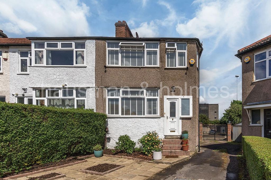 Property photo 1 of 16 W01.Jpg
