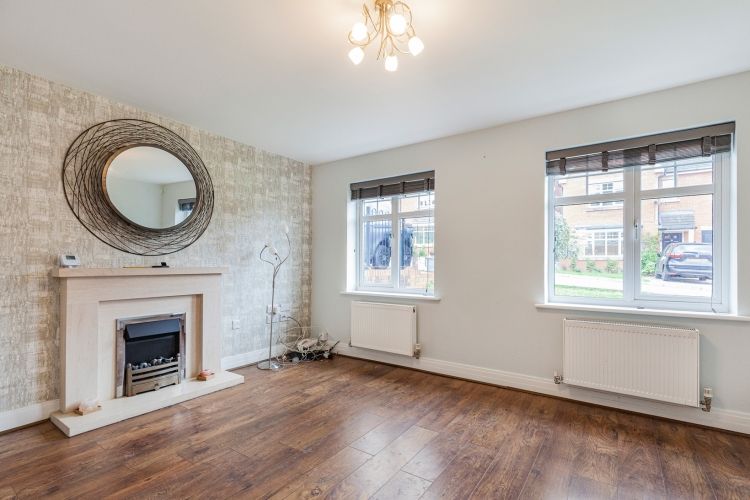 Property photo 2 of 11 305246