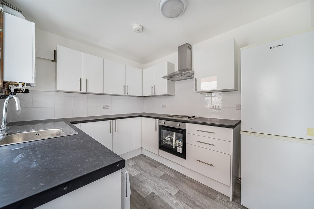 Property photo 3 of 14 Kitchen