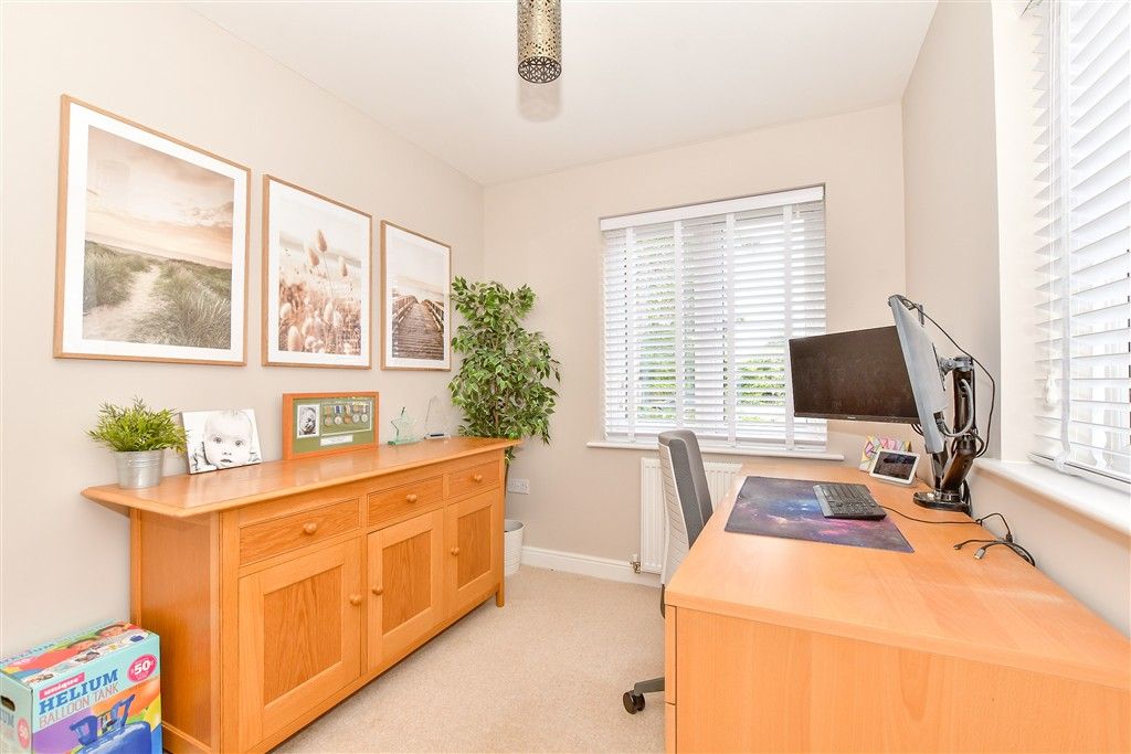 Property photo 2 of 14 Study