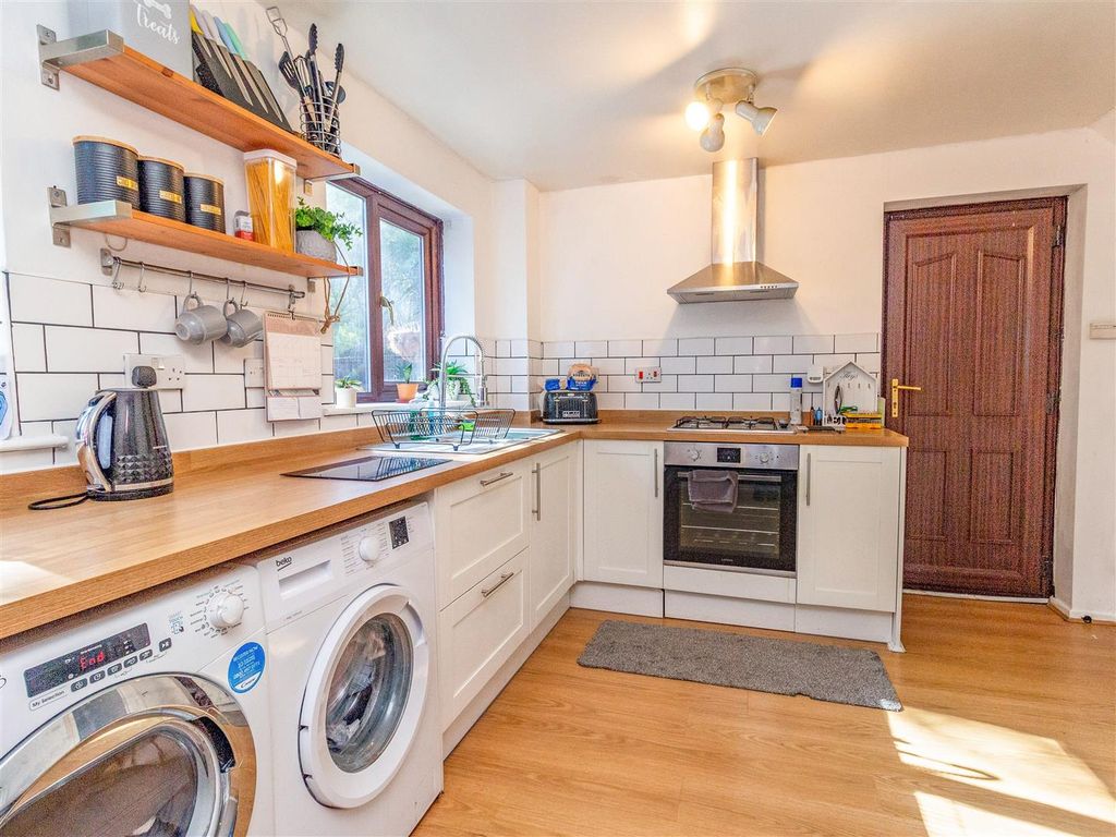 Property photo 3 of 12 08-09-2025__18-24-33_Carisbrooke_15.Emt98.Jpg