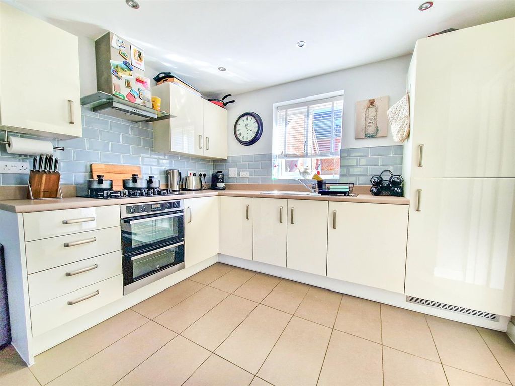 Property photo 2 of 29