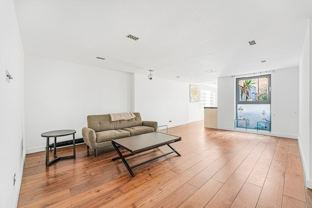 Property photo 1 of 14 Reception Room
