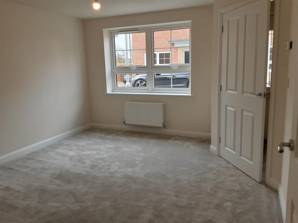 Property photo 2 of 11 Sitting Room