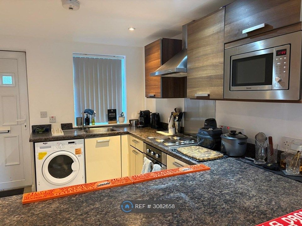 Property photo 2 of 8