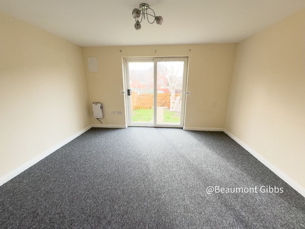 Property photo 3 of 12 4988223