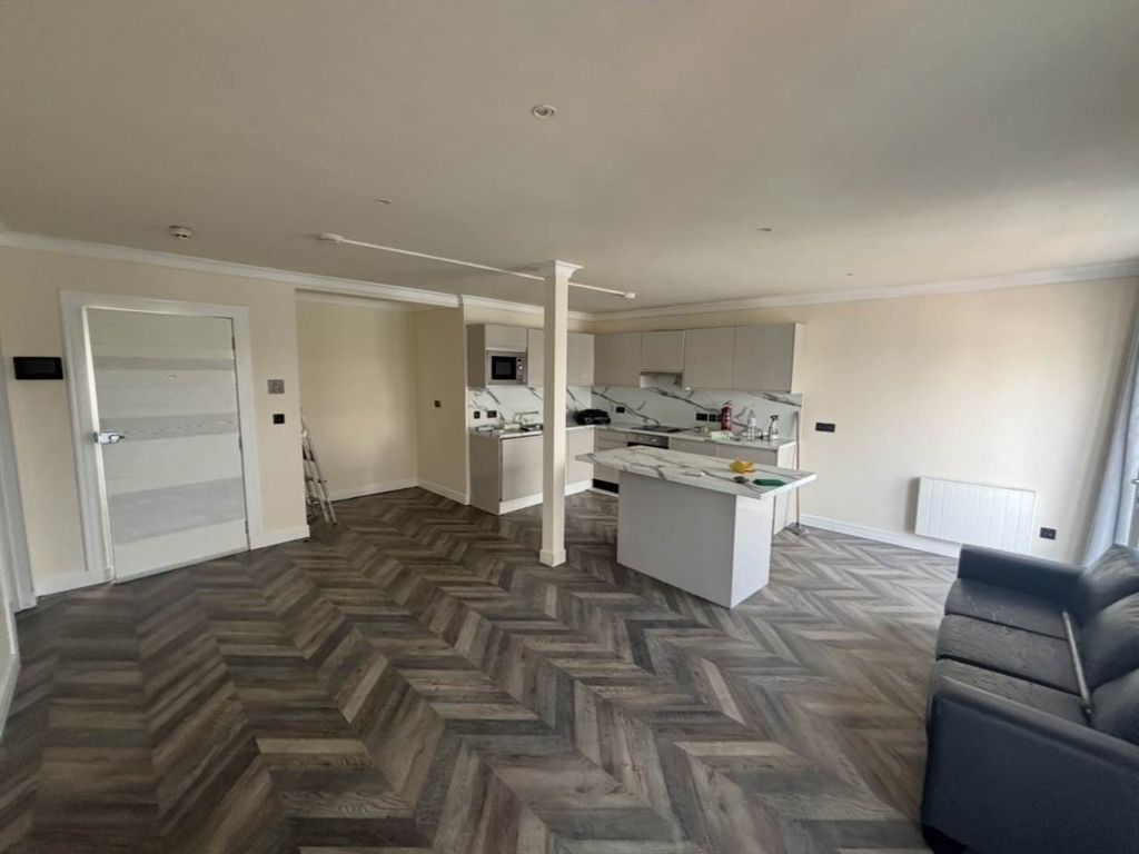 Property photo 1 of 7 Img_5484