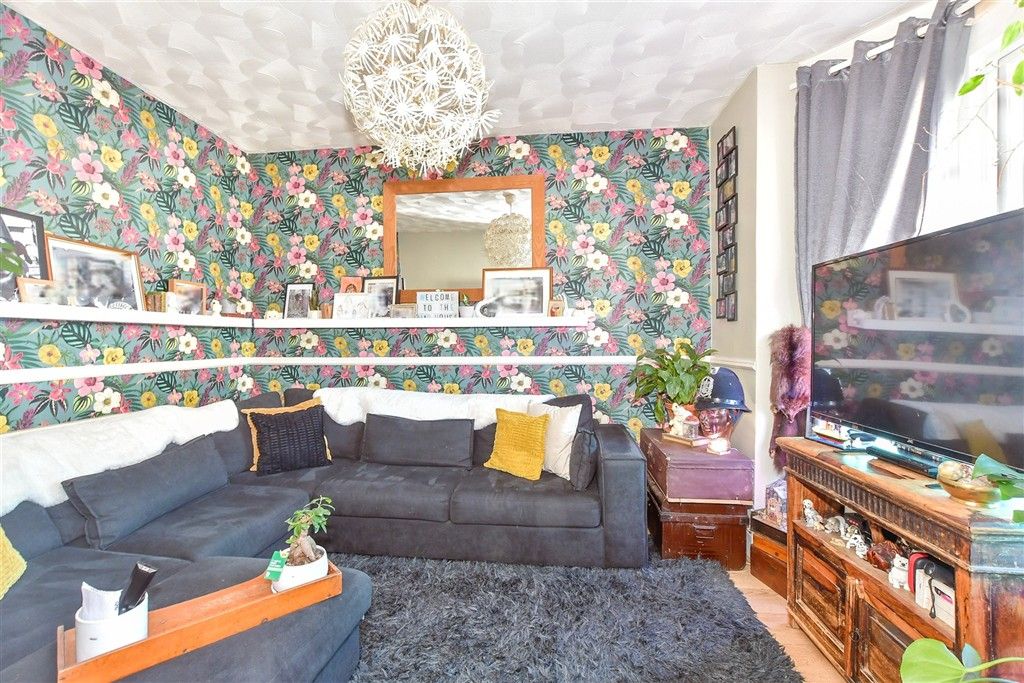 Property photo 2 of 10 Lounge