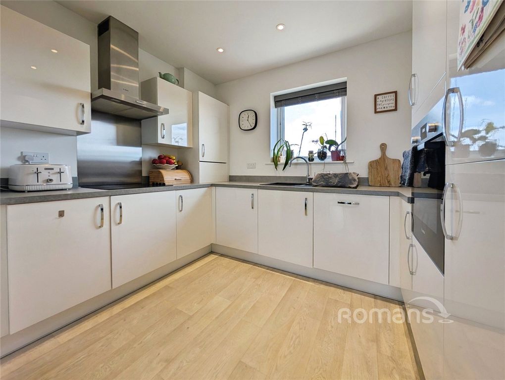 Property photo 2 of 13 Picture No. 15