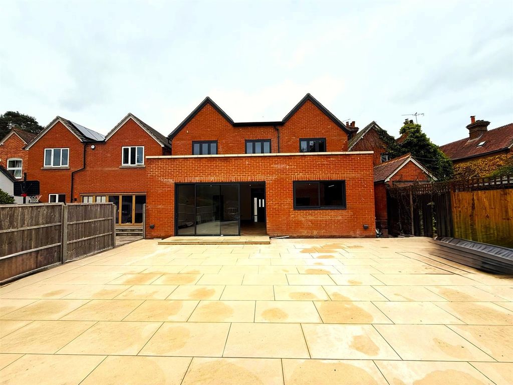 Property photo 1 of 24 Img-20251013-Wa0042.Jpg