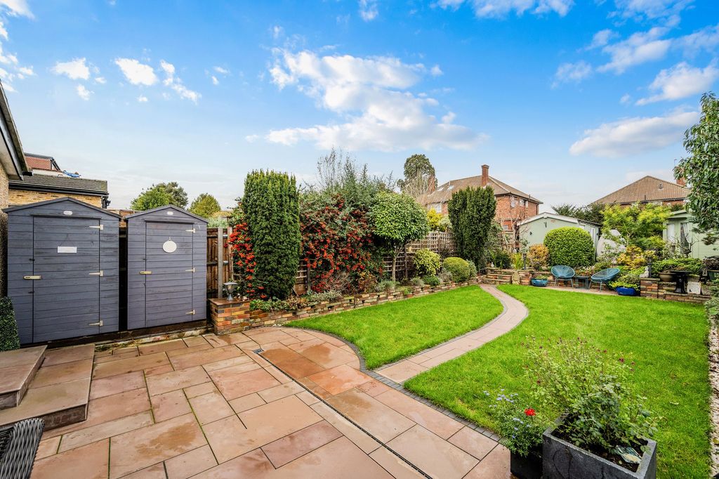 Property photo 2 of 12