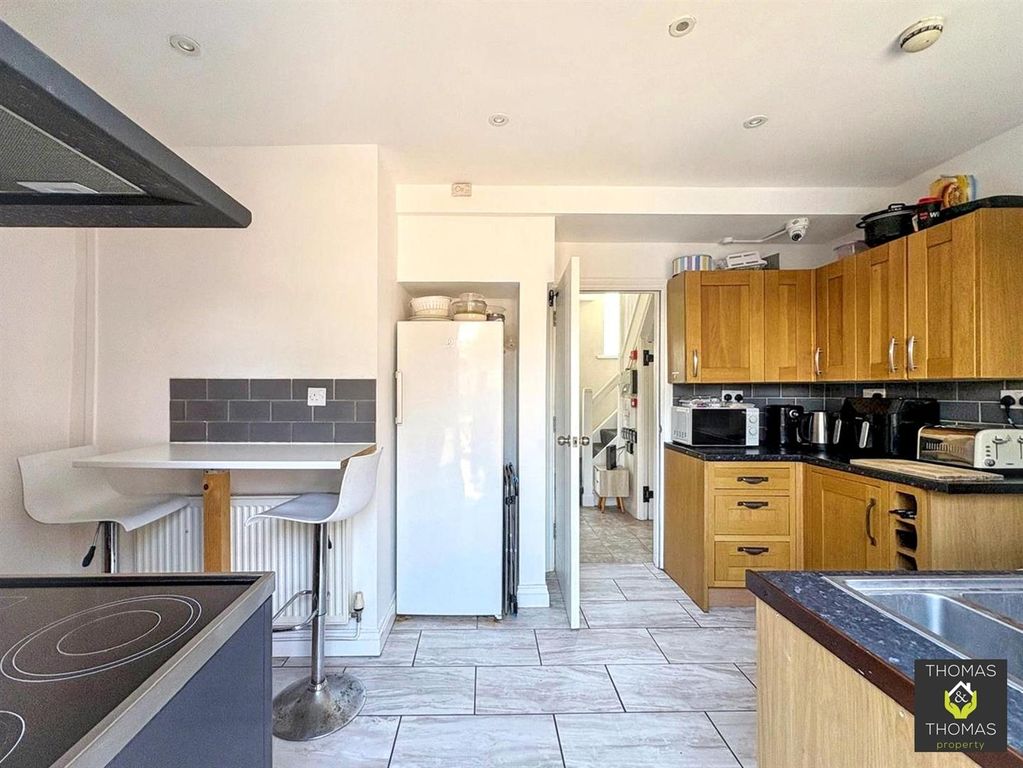 Property photo 2 of 23