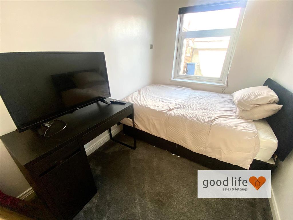 Property photo 2 of 7 20250927_101324200_Ios18Regentterrace.Jpg