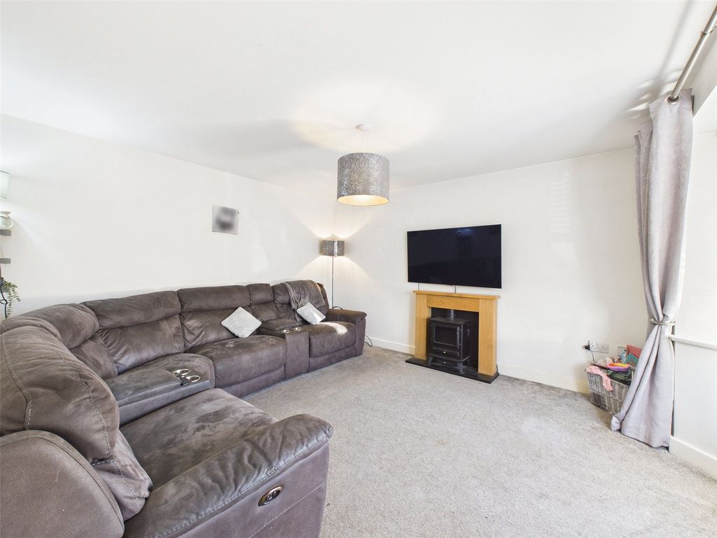 Property photo 3 of 16 Picture No. 11