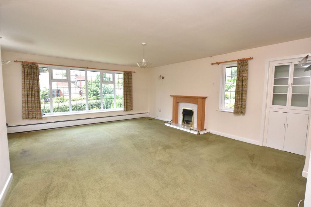 Property photo 2 of 10 Living Room
