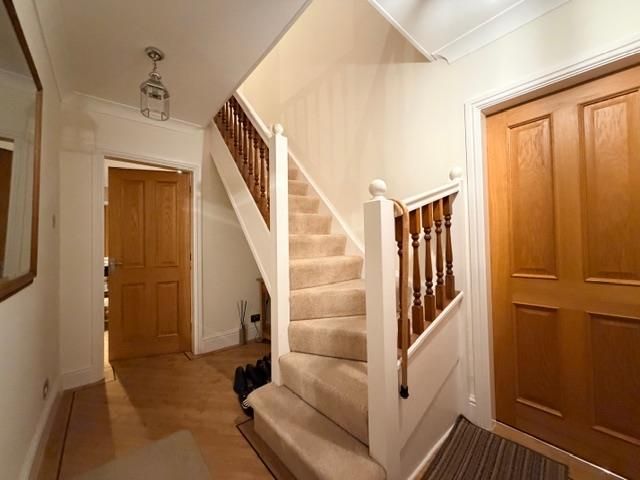 Property photo 3 of 31 Entrance Hall