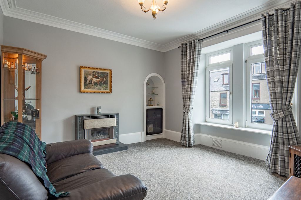 Property photo 2 of 39