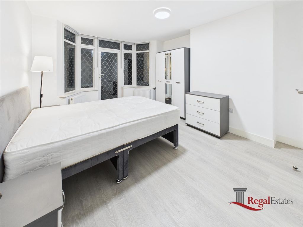 Property photo 3 of 9 Cam02489G0-Pr0239-Still001.Jpg