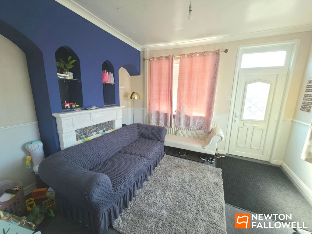 Property photo 2 of 9