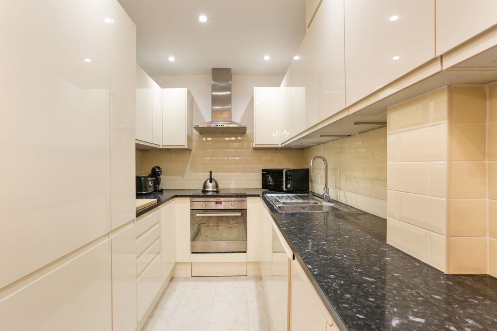 Property photo 1 of 24 63B Fairholme Road L