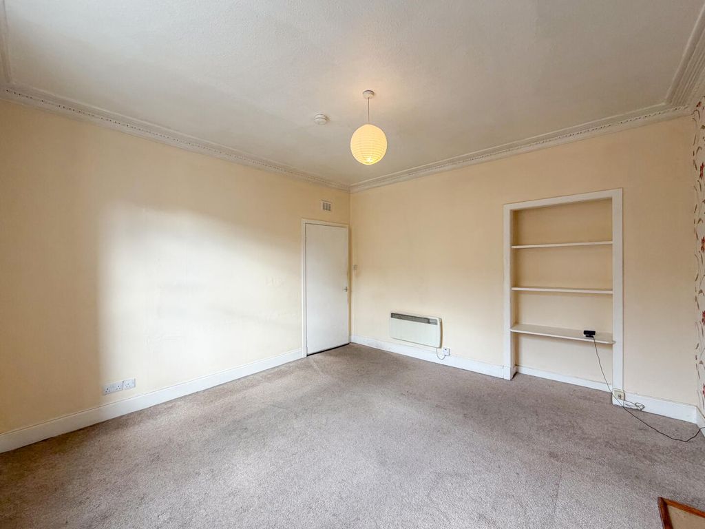 Property photo 3 of 7 Living Room